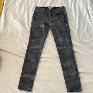 Democracy Gray Camo Ab Technology Jeans/Pants Size 2
